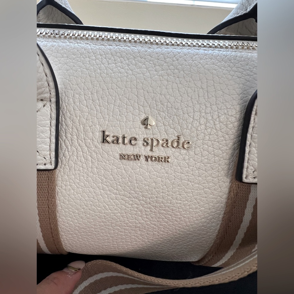 🙊🤍🙉 NWT KATE SPADE ROSIE BARREL DUFFLE  & DETACH. COIN PURSE DUFFLE🙉🤍🙊 - Picture 6 of 11